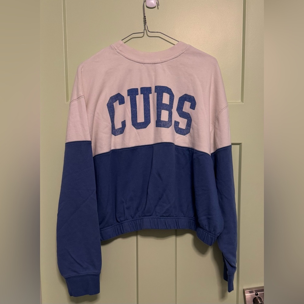 Women’s Cropped Cubs Sweatshirt - Picture 3 of 4